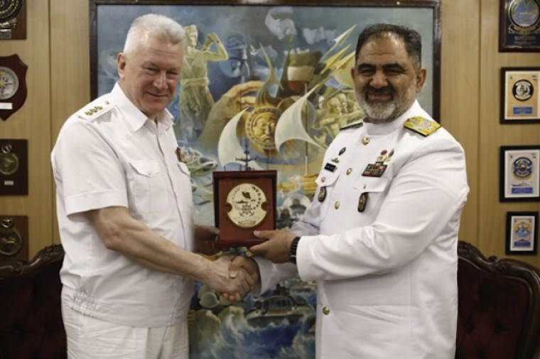 Russian Navy commander-in-chief Admiral Nikolai Yevmenov and Iranian Navy Commander Rear Admiral Shahram Irani